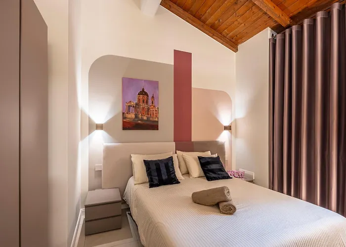 Turin Apartments شقة *